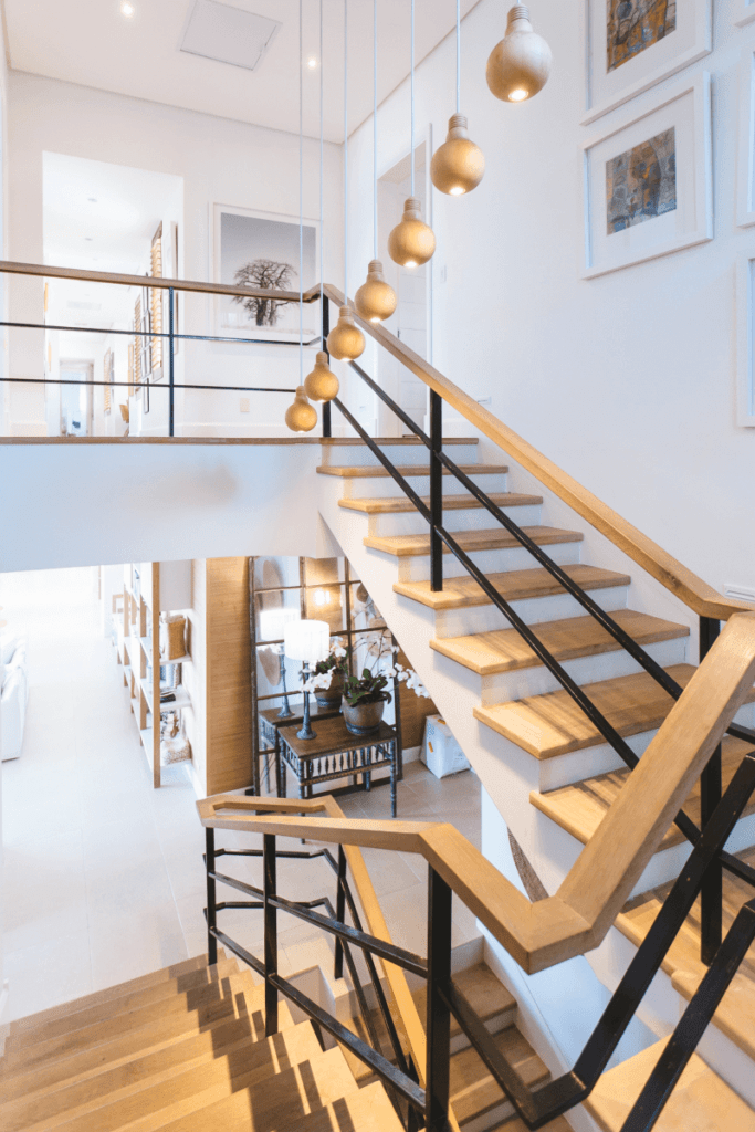 Světlé schodiště Pamali